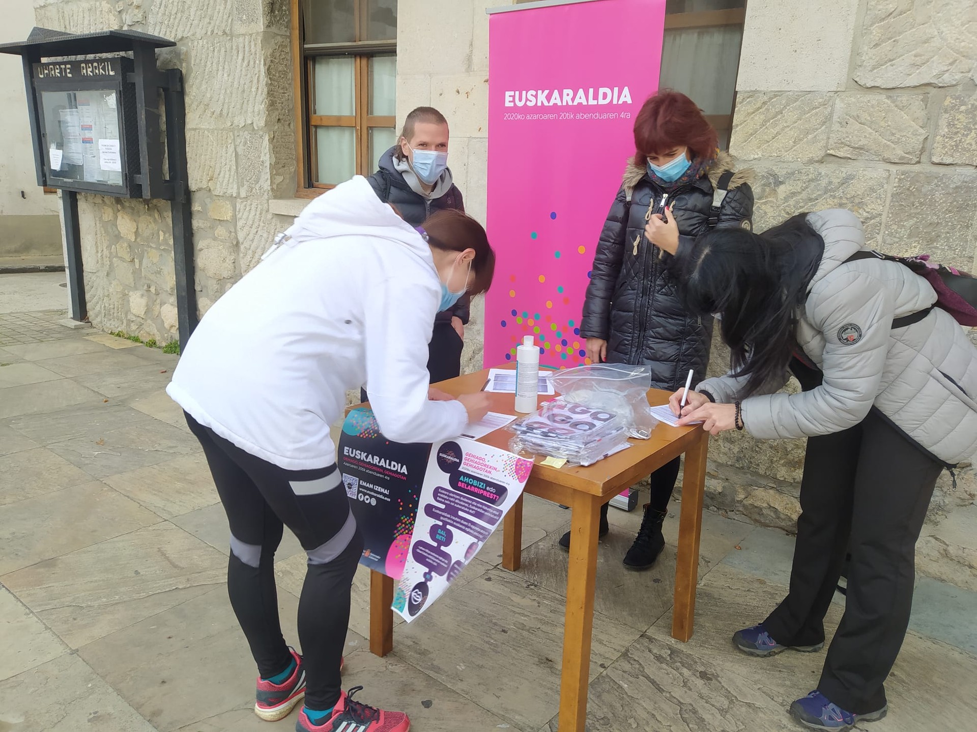 Euskaraldiko bizipenak partekatzeko dokumentala