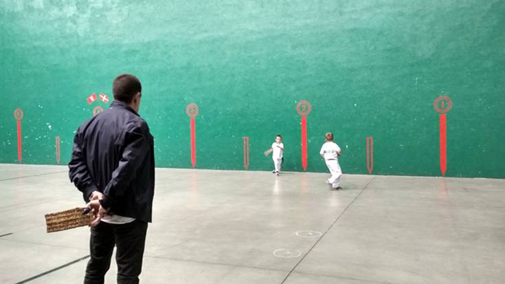 Olaztiko San Migel Elkarteko Binakako Pilota Txapelketan izena ematea zabalik