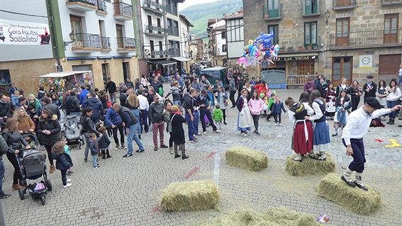 Asteburuan, Alde Zaharreko Euskal festak