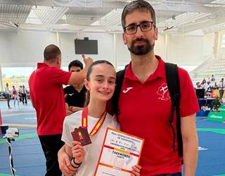 Irea Etxanizen brontzezko domina