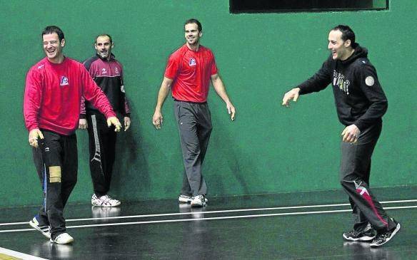 Xala-Zubietak eta Irujo-Barriolak gaur aukeratuko dute materiala