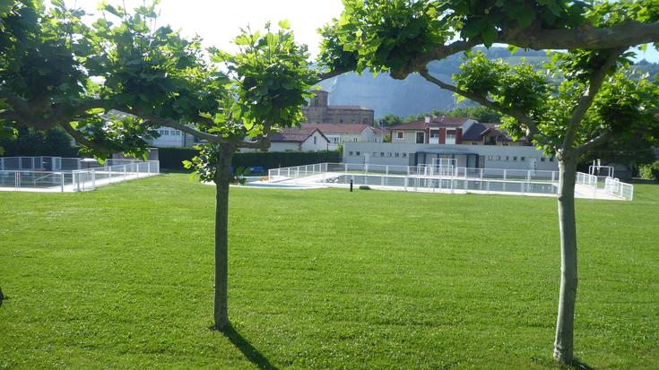 Olatzagutiko igerilekuko taberna errentan hartzeko aukera