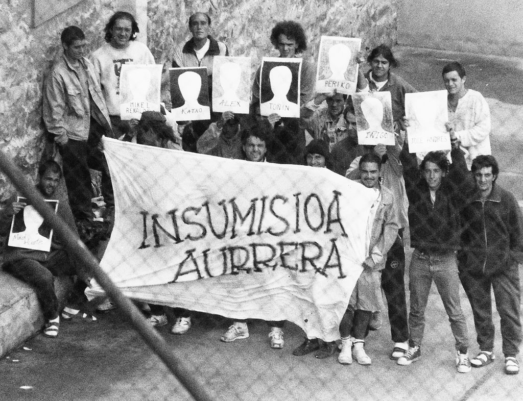 Intsumisio mugimenduari buruzko atzera begirakoa