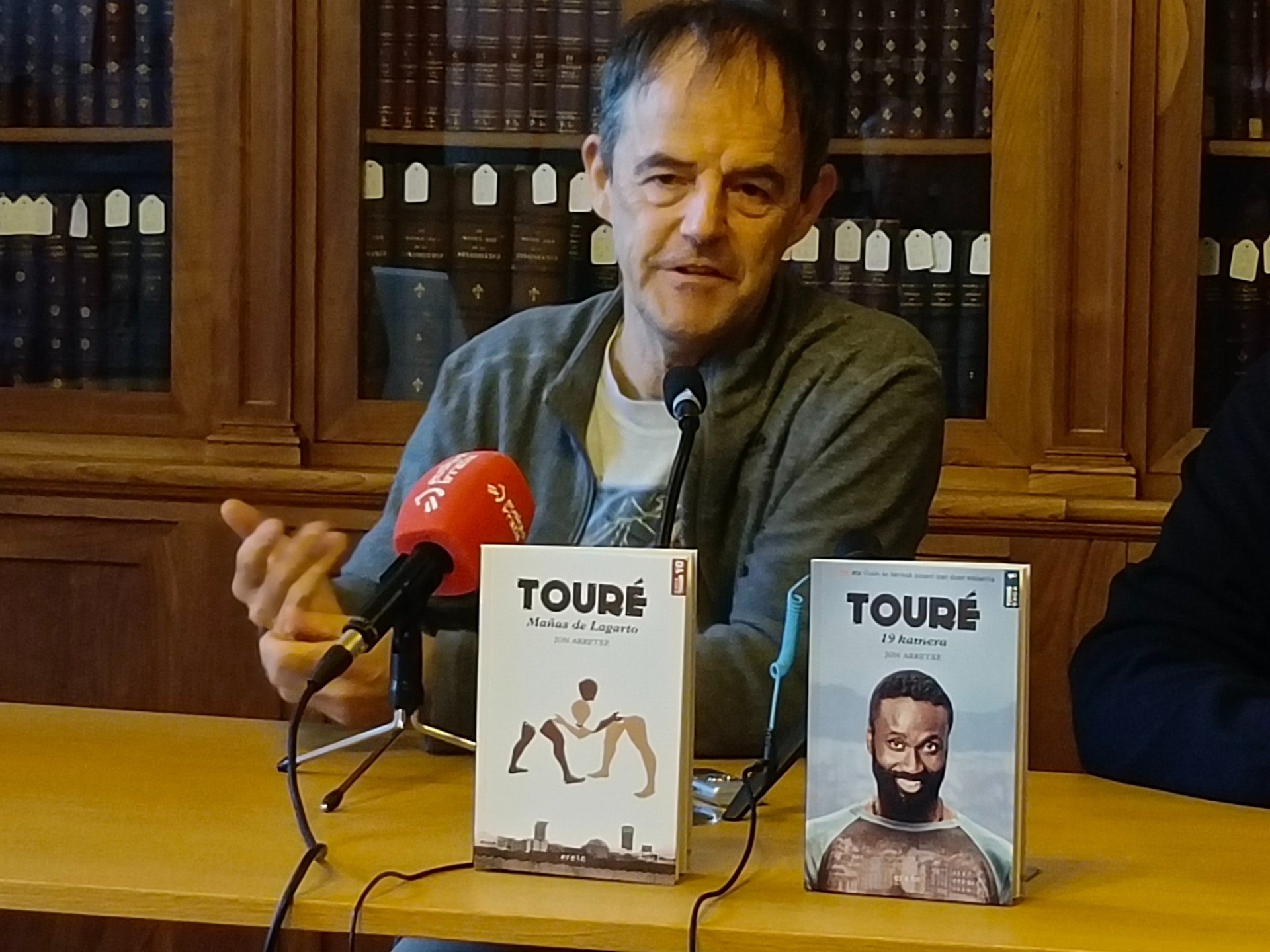 Toureren Kanariako  abentura gaztelaniaz