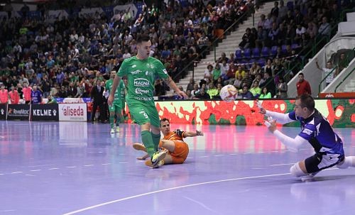 Osasuna Magnak penalti zalantzagarri bati esker berdindu zuen Aspilen kontrako derbian