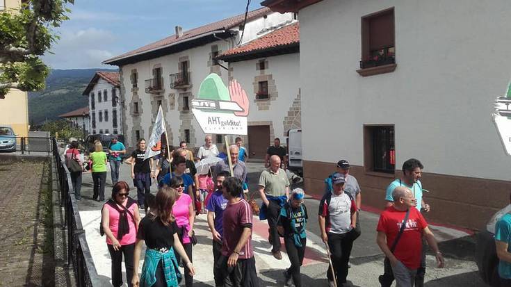 Burujabetzaren aldeko jardunaldirako deialdia egin dute