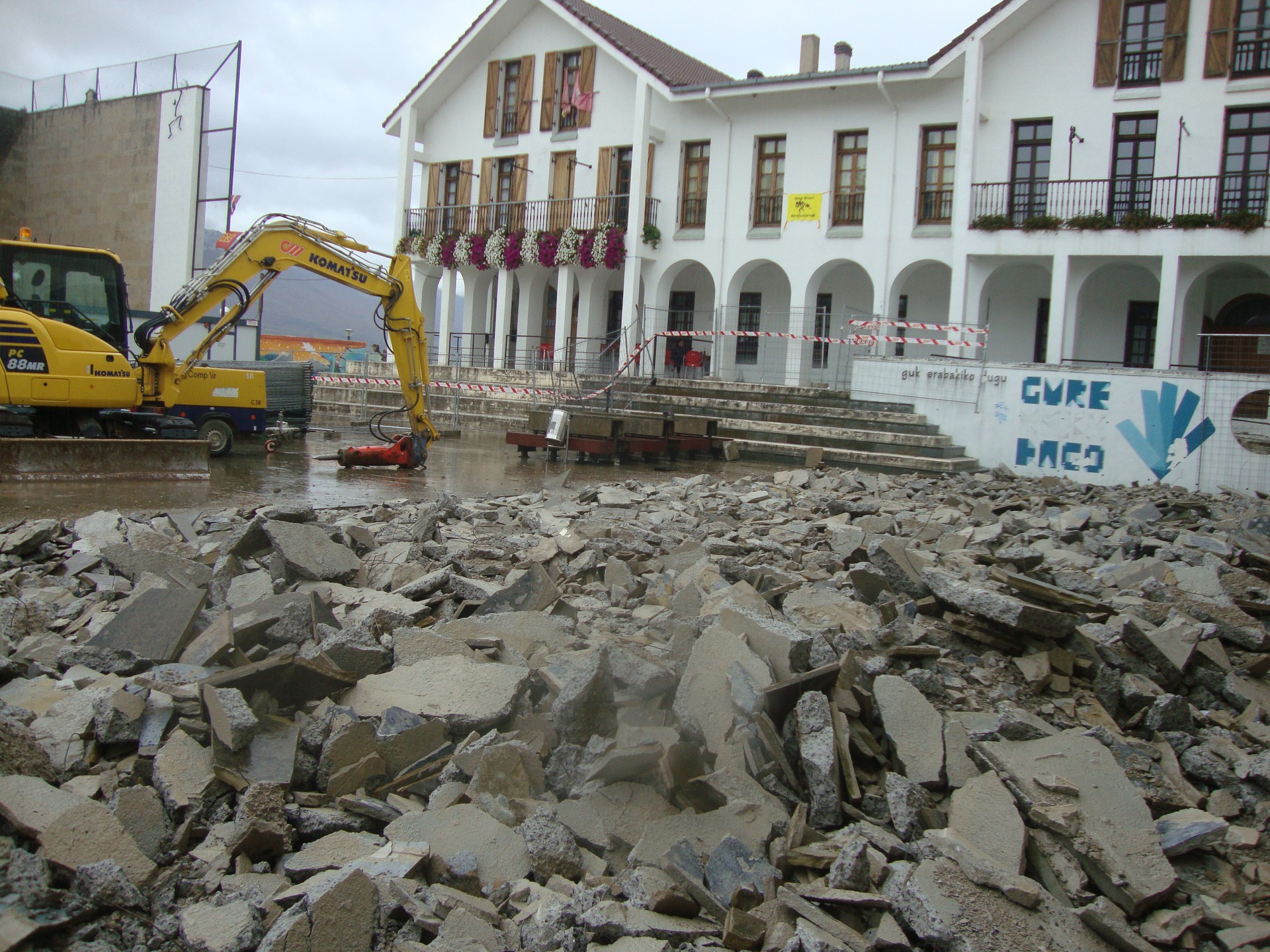 Berritze lanengatik plaza hankaz gora 
