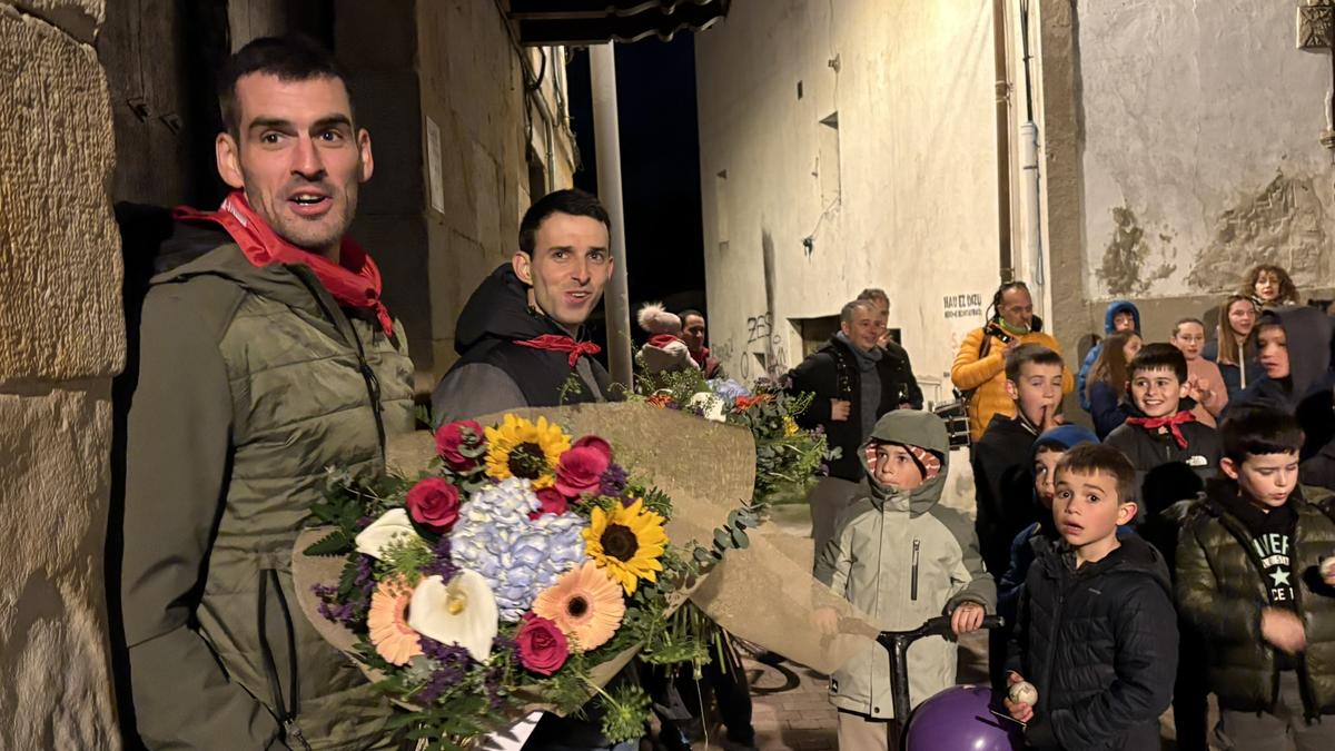 Txapelik gabe baina txapeldunen gisa hartu zituzten Arbizun