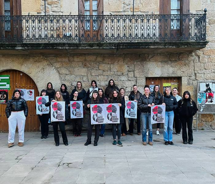 "Emakume langileon problematika, erdigunera"