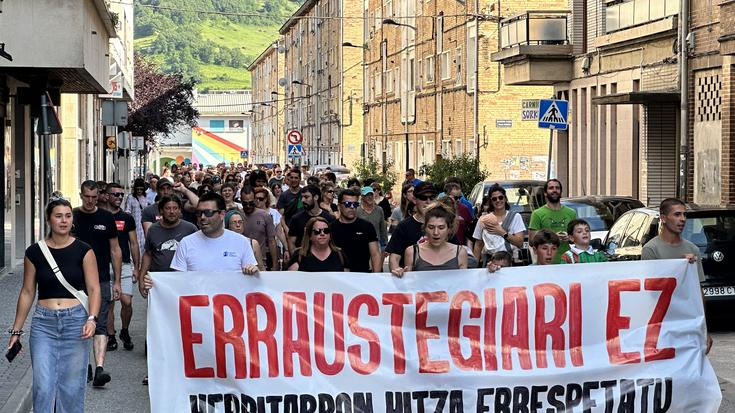 Etxarriharrok ekimena eta Errausketarik ez manifestazioa