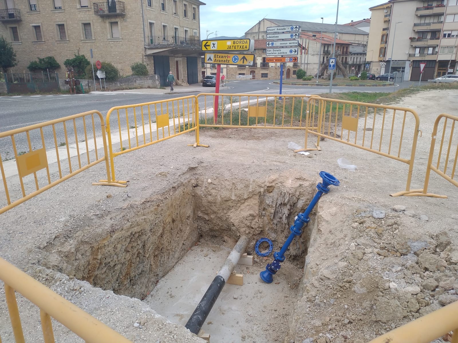 Ur sareko arazoak konpontzeko lanak hasi dira