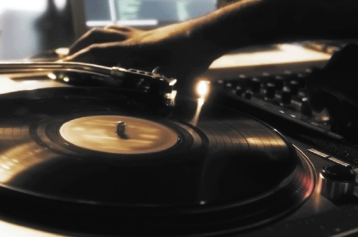 Gaztetxoko denboraldi hasierako festa: afaria eta DJ Sergei