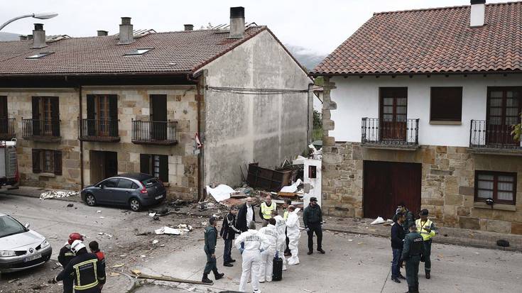 Arbizuko hegazkin istripuko irudiak