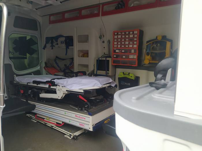 Zezenak abeltzaina zauritu zuen