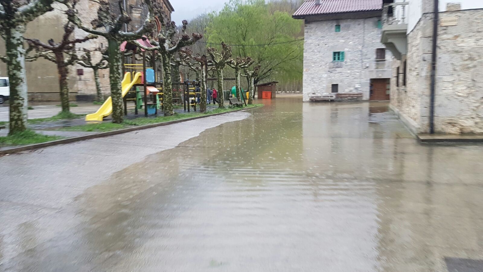 Hiru udalek uholde arriskuen aurrean jarduteko planak eginen dituzte