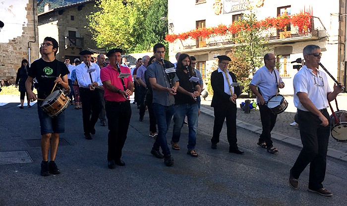 Sagasetak Euskal Herriko Txistularien elkartearen Urrezko domina jaso du - 11