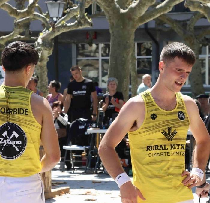 Goikoetxea-Erdozia eta Oiarbidetarrak, finalerdietara