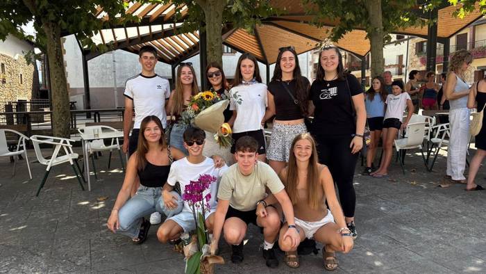 "Mundialetatik itzuli eta lagunak zain egotea oso polita izan zen"