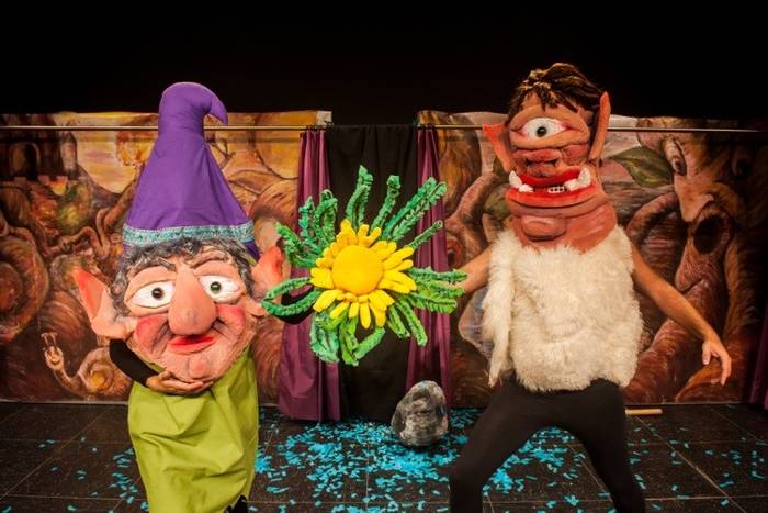 Maskarak, txotxongiloak eta antzerkia: 'Azken Eguzkilorea'