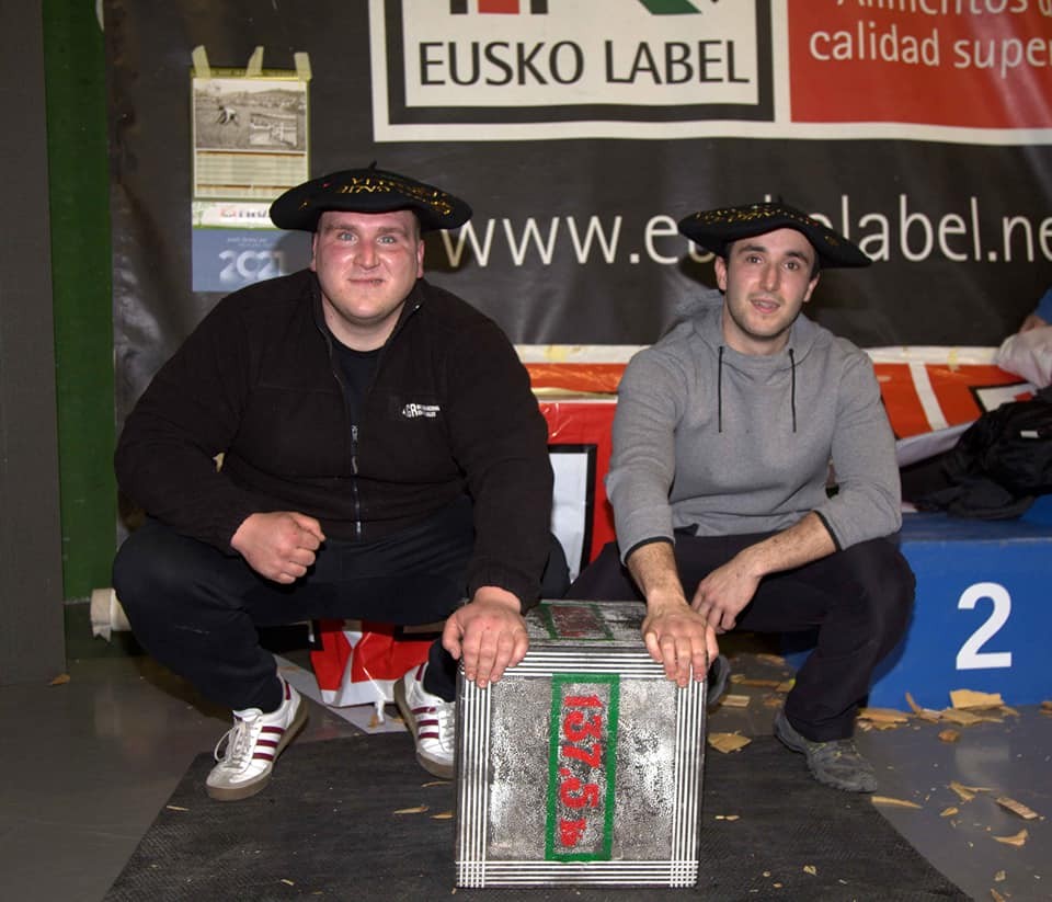 Binakako txapela jantzi du Jon Irañetak