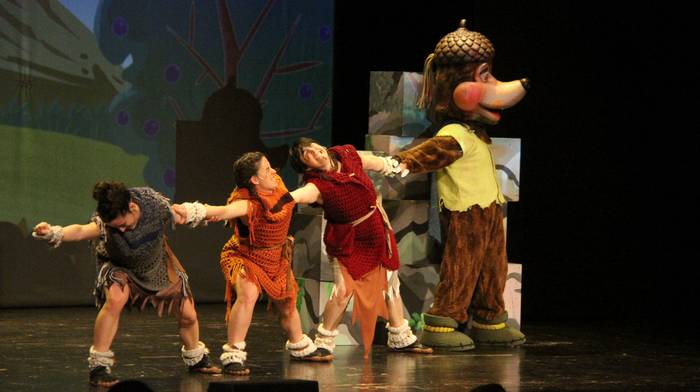 'Bisonte Mastodontearen bila' Ene Kantaken ikuskizuna, Altsasun