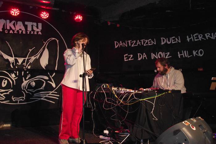 "Akuilu bat izan nahi du, zerbait alda dezagun"