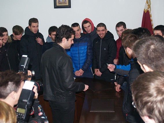 Urduritasuna kintoen buruen aukeraketan - 9