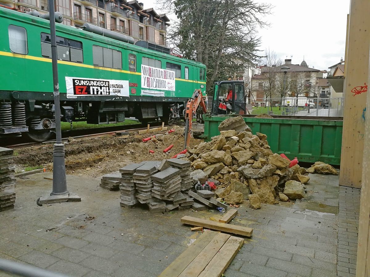 Udaberrirako erabilgarri izanen da frontoi txikia