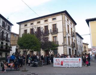 Pediatria zerbitzu duina eskatzen segituko dute