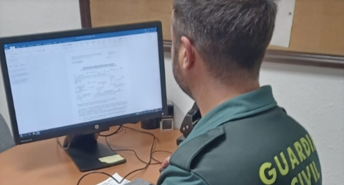 Hiru atxilotu gasolindegietan joko txartelak ebasteagatik