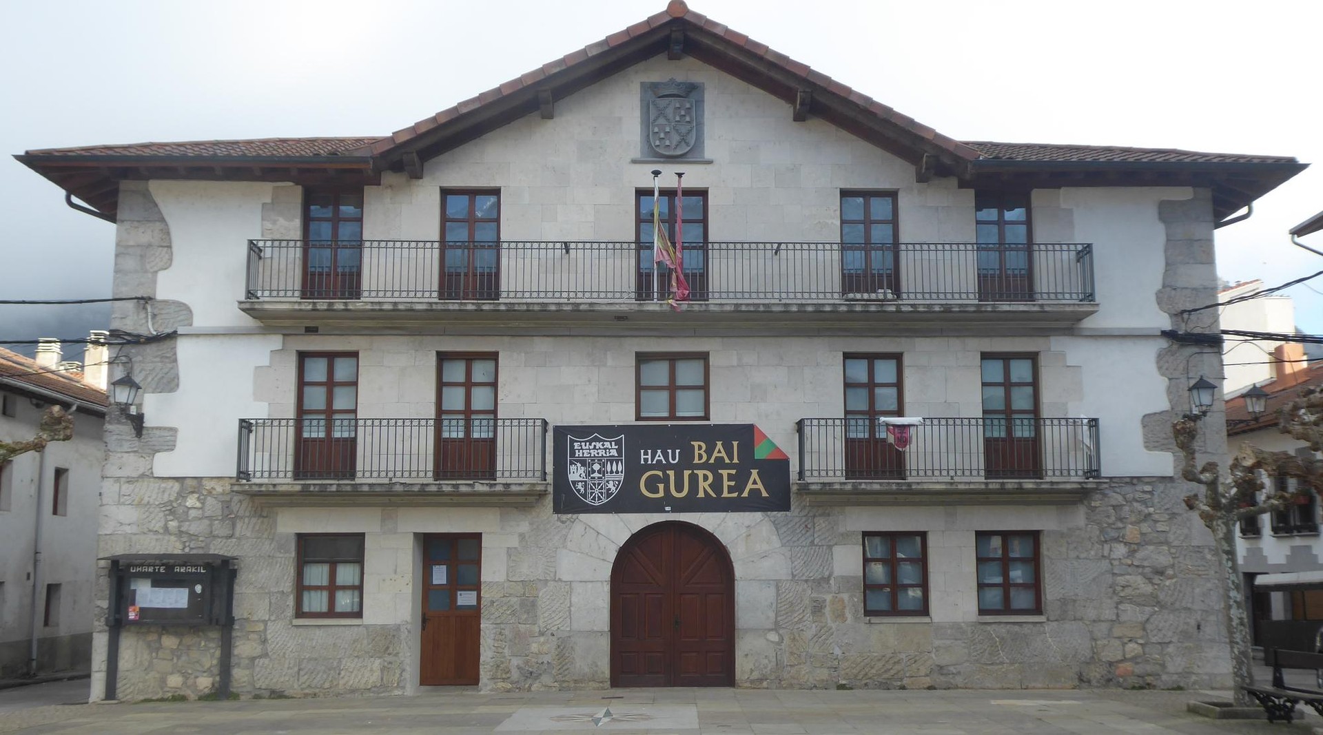 Kirol instalazioen eta tabernaren kudeaketa emateko deialdia egin du