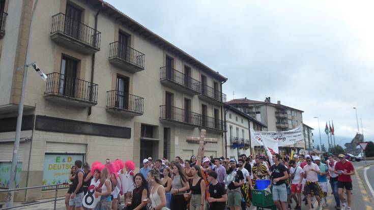 Kuadrillen eguneko bazkariko txartelak salgai