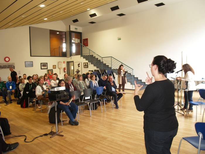 Irisgarritasun beharrak dituzten bezeroei begira