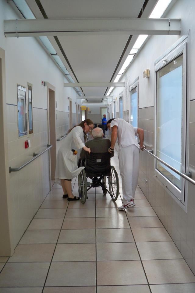 Alzheimerra duten gaixoen erorketak