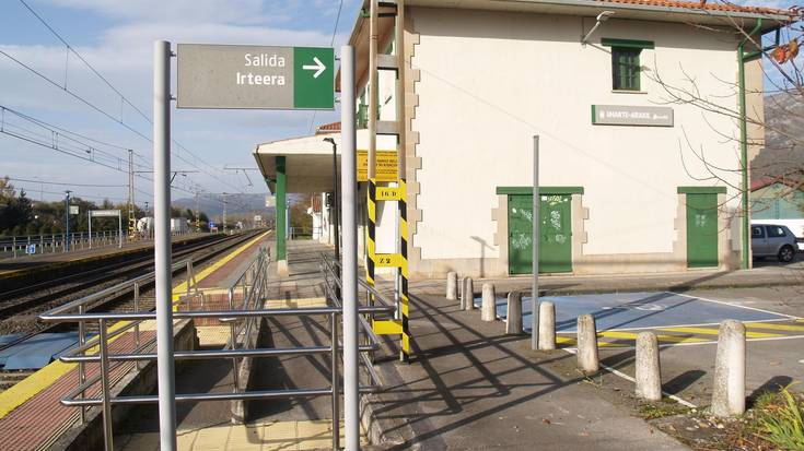 Trenbideko lanek tren zerbitzuari eraginen diote