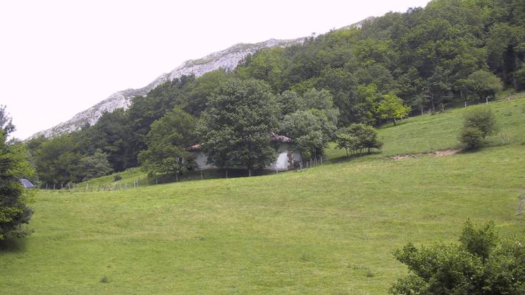 Min hartutako txirrindularia ospitalera larri eraman zuten