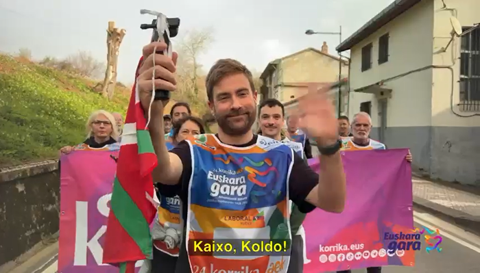 Korrikaren dokumentalean parte hartzeko deia egin dute