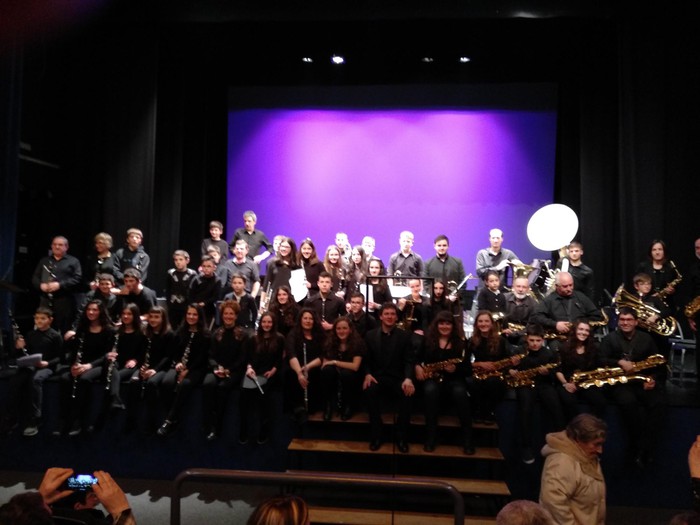 Filmetako musika errepertorioa emateko 90 musikari