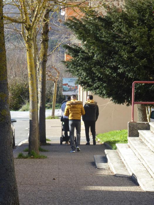 Etxarrin haurren harrera prestatzen hasi dira, festetarako