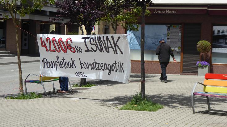 "Isun politikoak" salatzeko deia