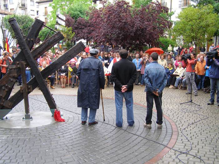 Memoriaren zakua ehuntzen 