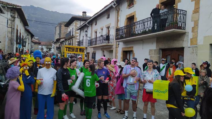 Uharte Arakilen kuadrillen mozorroak