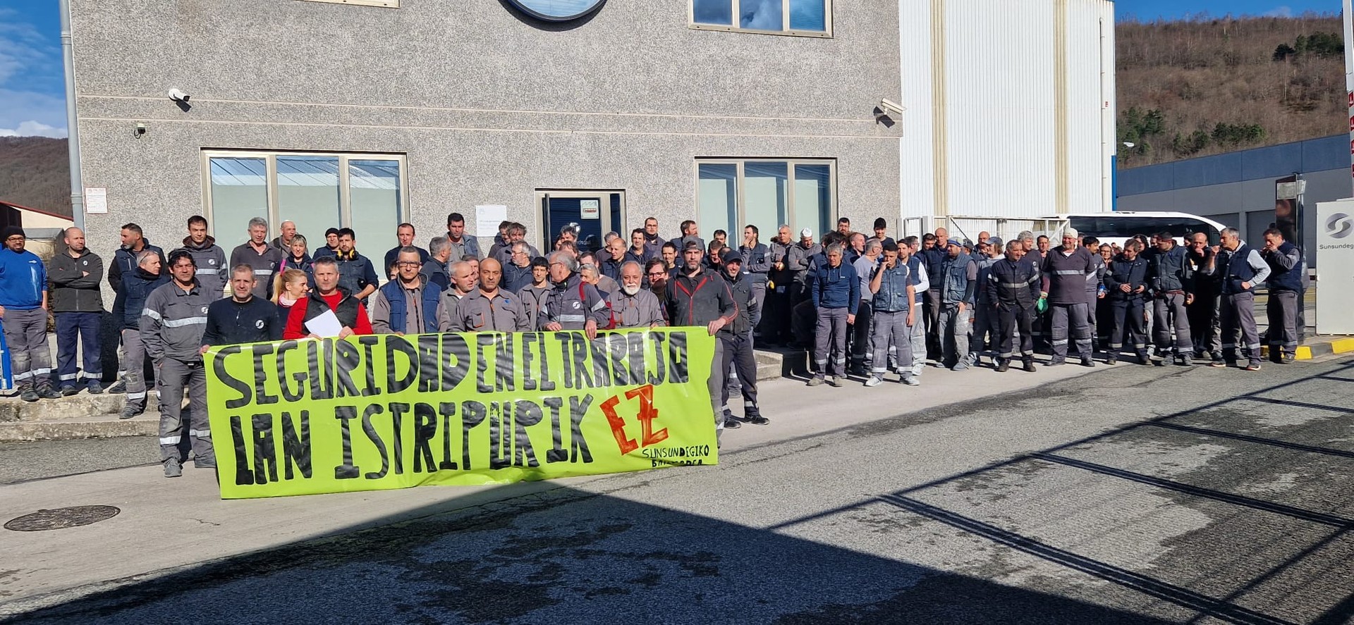 Sunsundegiko langileek lan segurtasuna aldarrikatu dute