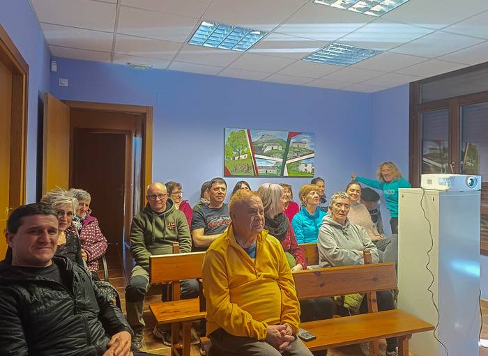 AHTren inguruko batzarra