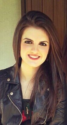 AINHOA LOPEZ DE GOIKOETXEA GAMBOA IKASLEA NOTARIK ALTUENAREKIN SARTU DA NUPEKO GRADUKO LEHEN IKASMAILAN