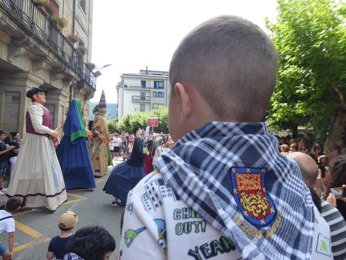 Festetako harrera prestatzen Etxarrin