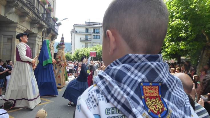 Festetako harrera prestatzen Etxarrin