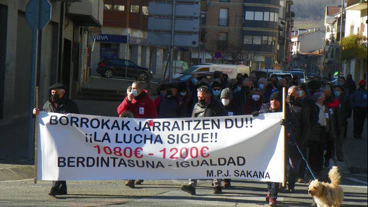 Udalak bankuen jardunbide txarren kontra