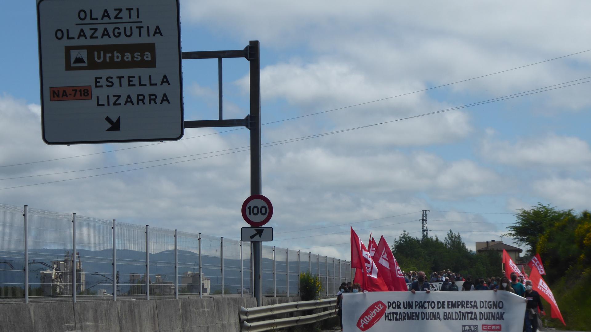 Egun osoko greba egitera deitu dituzte La Vasco Navarran