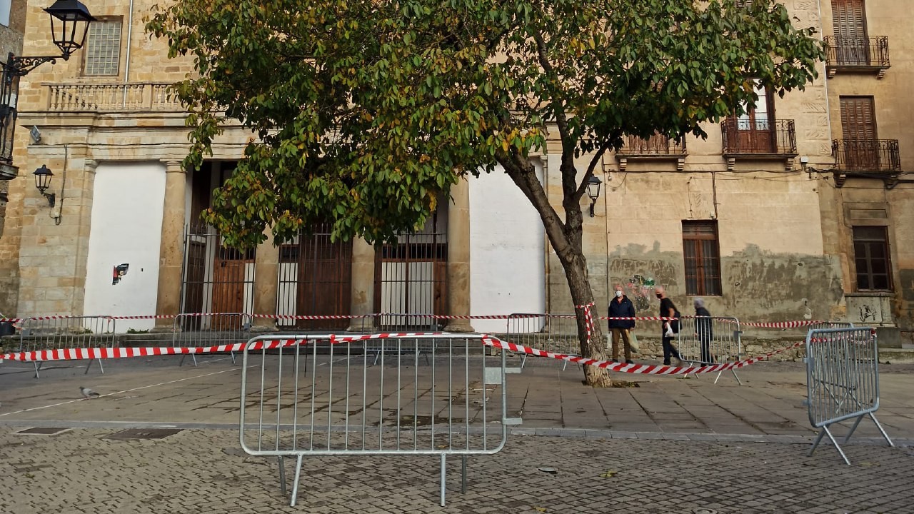 Foru plaza intxaurrondorik gabe geldituko da